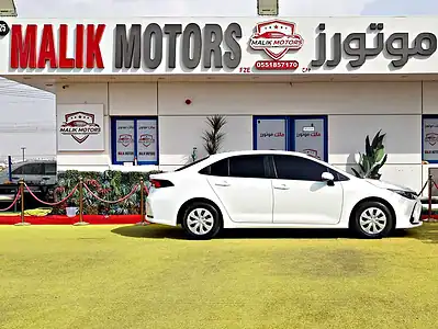 2020 Toyota Corolla XLI Clean Title Perfect Condition GCC Specs White Black