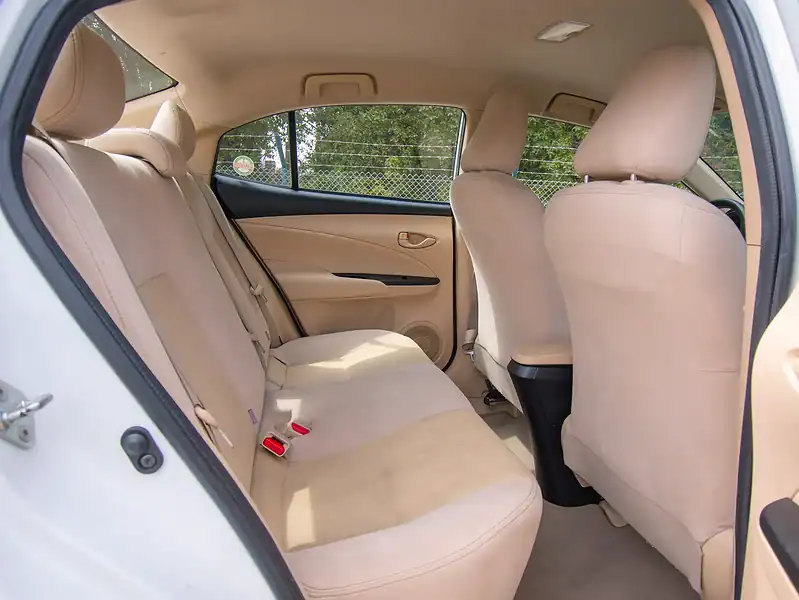 2022 Toyota Yaris E 4 Cylinders Engine White Beige GCC Specs FWD
