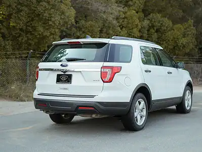 2018 Ford Explorer XLT 3.5L 6 Cylinders Engine 4WD GCC White Beige