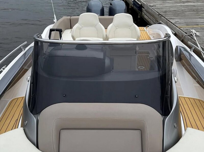 Yacht Charters Rental Available in Dubai UAE