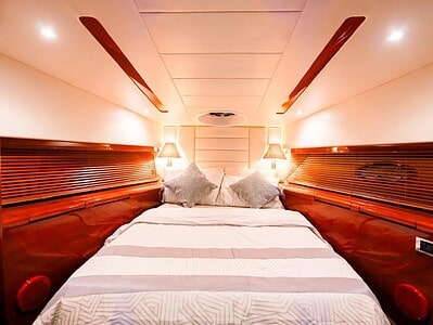 Rental Yacht Charters Dubai UAE