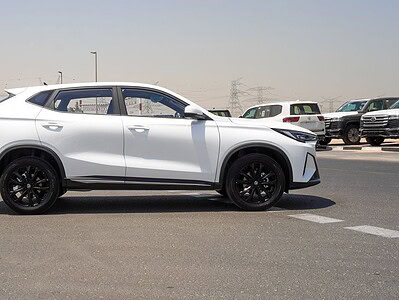 2024 Changan X5 Plus 1.5L 4 Cylinders Engine FWD Petrol White Black