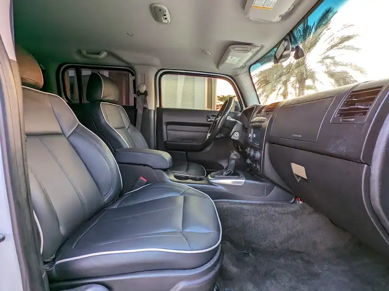 2006 Hummer H3 Adventure 5 Cylinder Engine White Black SUV