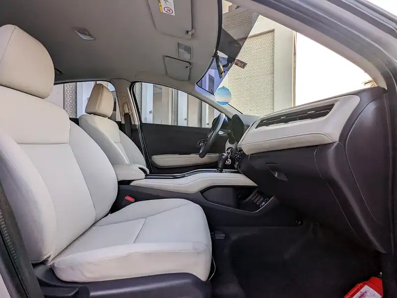 2019 Honda HR-V EX 4 Cylinders Engine Silver Beige SUV GCC Specs