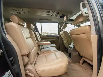 2010 Nissan Armada LE 5.3L 8 Cylinder Engine GCC Specs Grey Beige