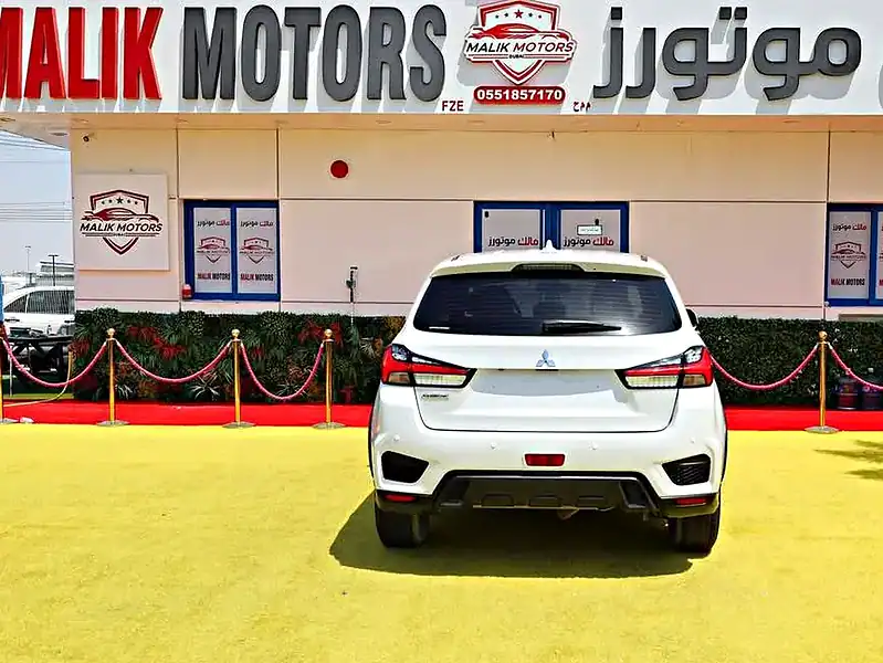 2022 Mitsubishi ASX GLX 4 Cylinder Engine White Black SUV GCC Specs