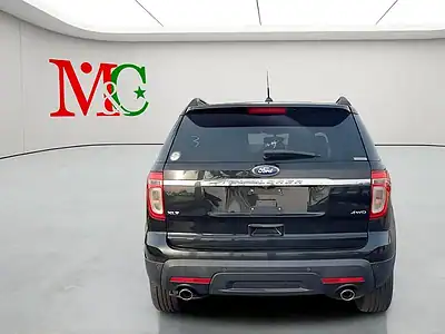 2012 Ford Explorer XLT 6 Cylinders Engine Black Beige SUV Neat and Clean Car
