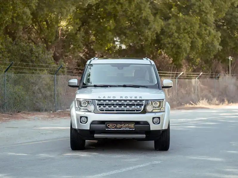 2016 Land Rover LR4 HSE 3.0L 6 Cylinder Engine GCC Specs Silver Black