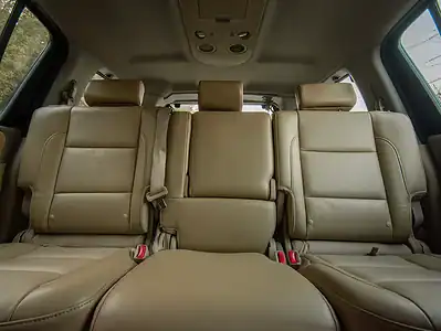 2010 Nissan Armada LE 5.3L 8 Cylinder Engine GCC Specs Grey Beige