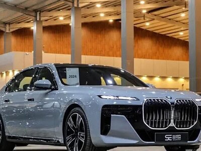 2024 BMW BMW B7 4.4L Twin-Turbocharged V8 Grey SUV AWD