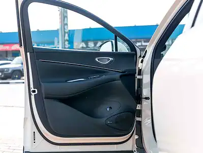 2025 BYD SEALION 06 DM-i Hybrid 4 Cylinder Engine White Black SUV