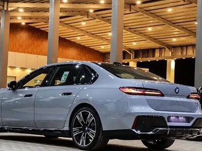 2024 BMW BMW B7 4.4L Twin-Turbocharged V8 Grey SUV AWD