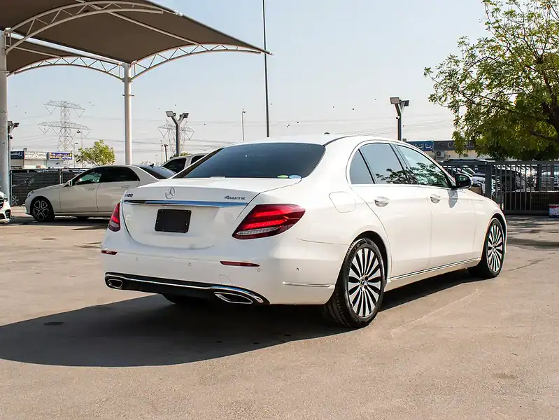 2018 Mercedes-Benz E-Class E400 4Matic 6 Cylinders Engine White Black Sedan