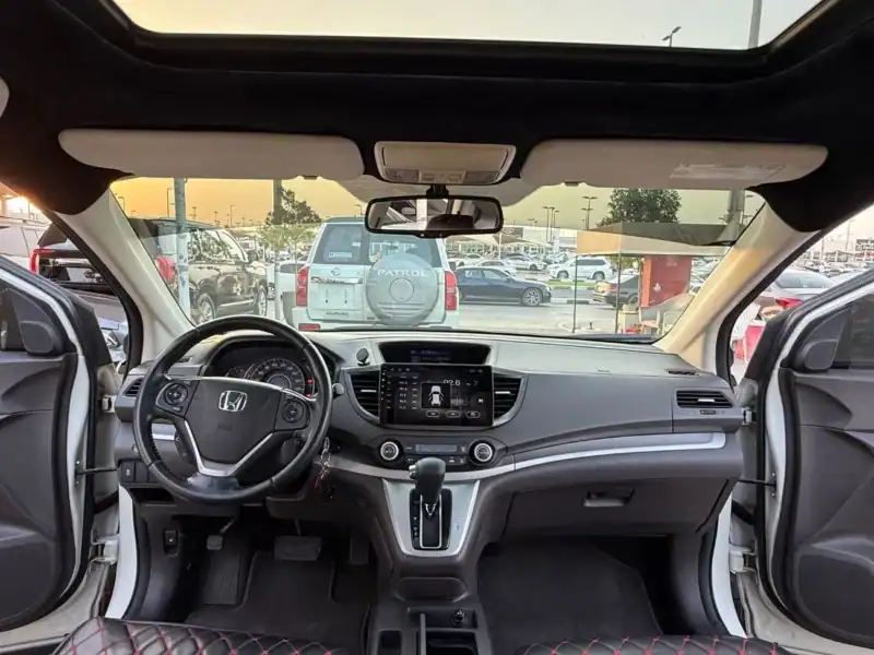 2015 Honda CR-V EX 2.4L Full Option in Excellent Condition White Black