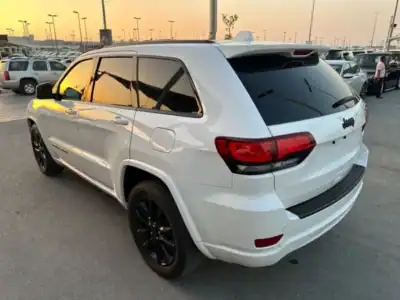 2020 Jeep Grand Cherokee Laredo 3.6L 6 Cylinders Petrol White Black 4WD