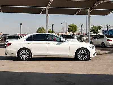 2018 Mercedes-Benz E-Class E400 4Matic 6 Cylinders Engine White Black Sedan