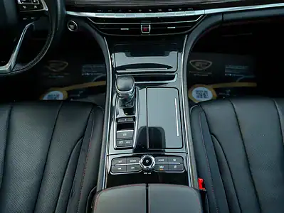 2022 GAC GA8 GL 2.0L 4 Cylinders Engine Grey Black GCC Specs