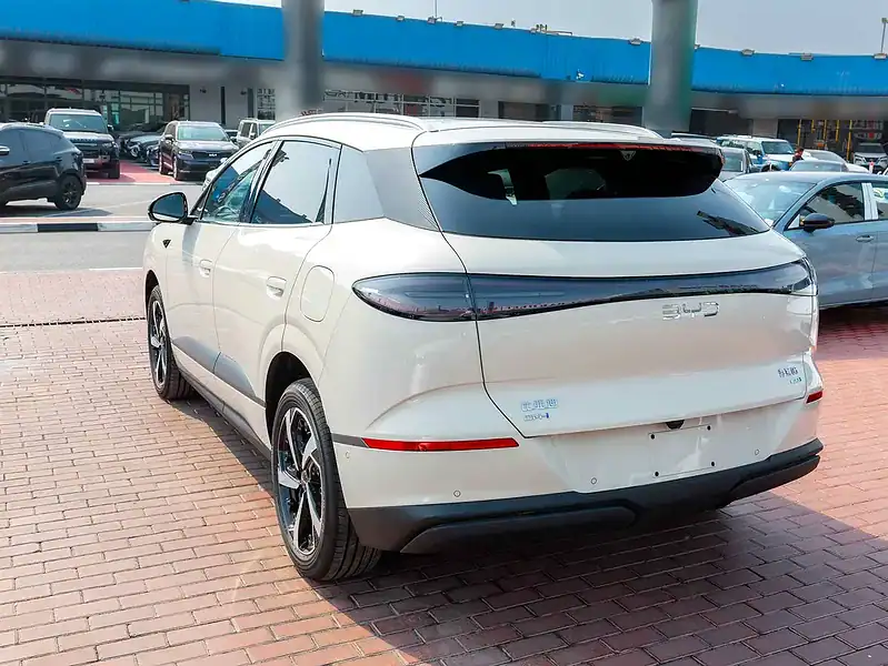 2025 BYD SEALION 06 DM-i Hybrid 4 Cylinder Engine White Black SUV