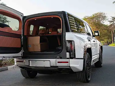 2025 Yangwang U8 Hybrid Yangwang U8 0KM White Orange SUV