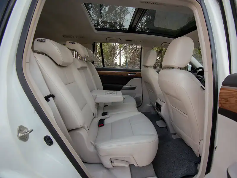 2020 GAC GS8 GL 2.0L 4 Cylinders Engine GCC Specs White Beige