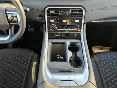 2025 Nissan Patrol Nissan Patrol LE T1 3.5L V6 Turbo 4WD White Black