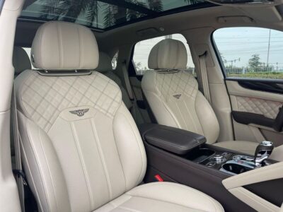 2021 Bentley Bentayga FIRST EDITION 8 Cylinder Engine Grey Beige SUV