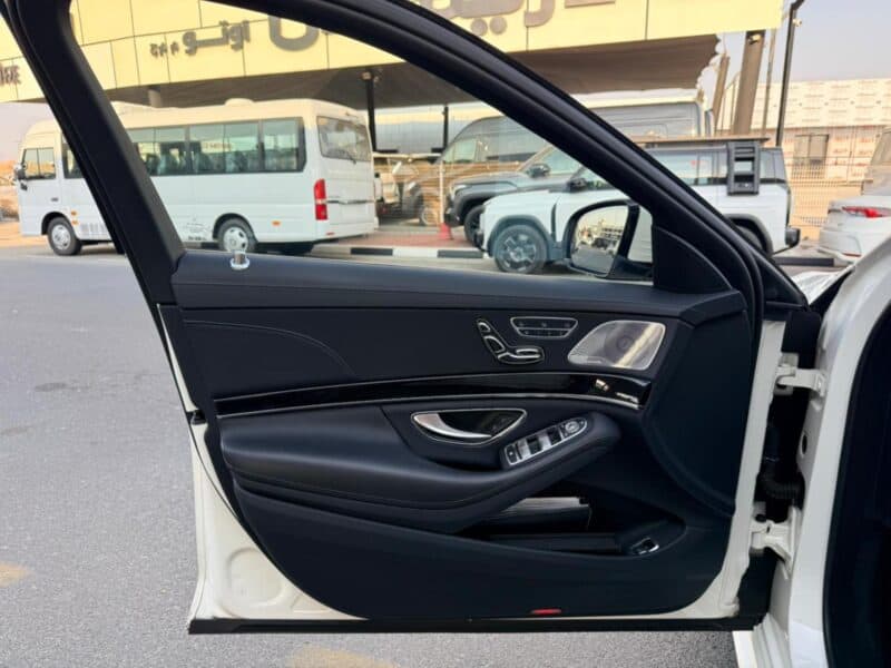 2018 Mercedes-Benz S400 3.0-liter turbocharged V6 Engine White Black