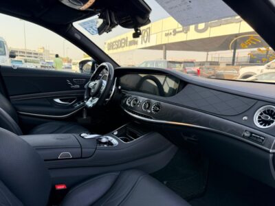 2018 Mercedes-Benz S63L AMG V8 Twin-turbocharged Engine White Black
