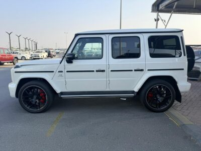 2019 Mercedes Benz G63AMG 4.0-liter V8 biturbo Engine White Black