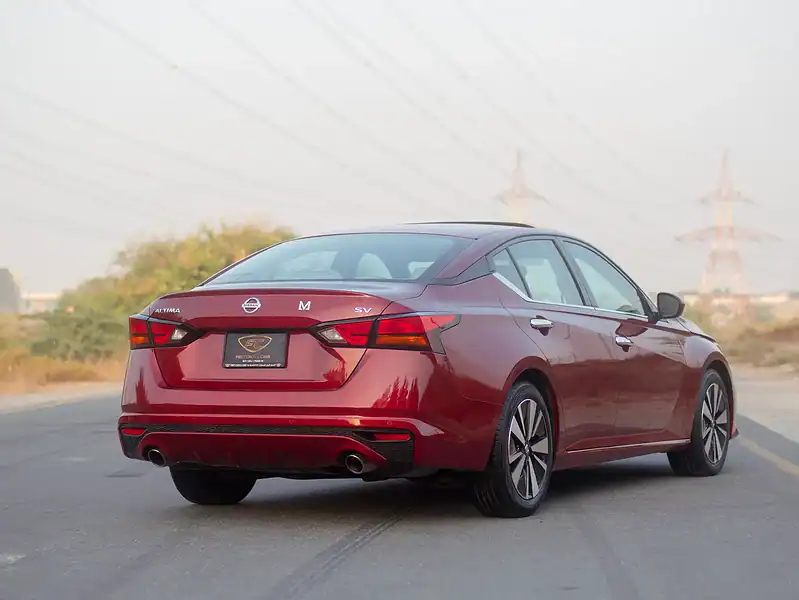 2022 Nissan Altima SV 4 Cylinders Engine Red Beige GCC Specs