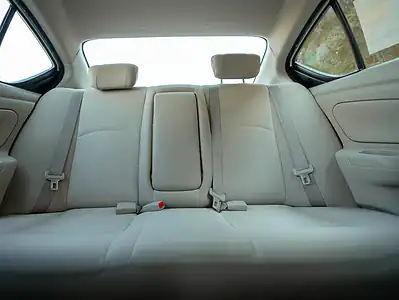 2022 Nissan Sunny SV FWD 4 Cylinder Engine White Beige GCC Specs