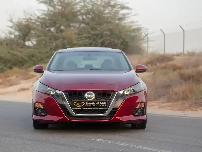 2022 Nissan Altima SV 4 Cylinders Engine Red Beige GCC Specs