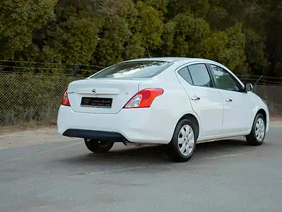 2022 Nissan Sunny SV FWD 4 Cylinder Engine White Beige GCC Specs
