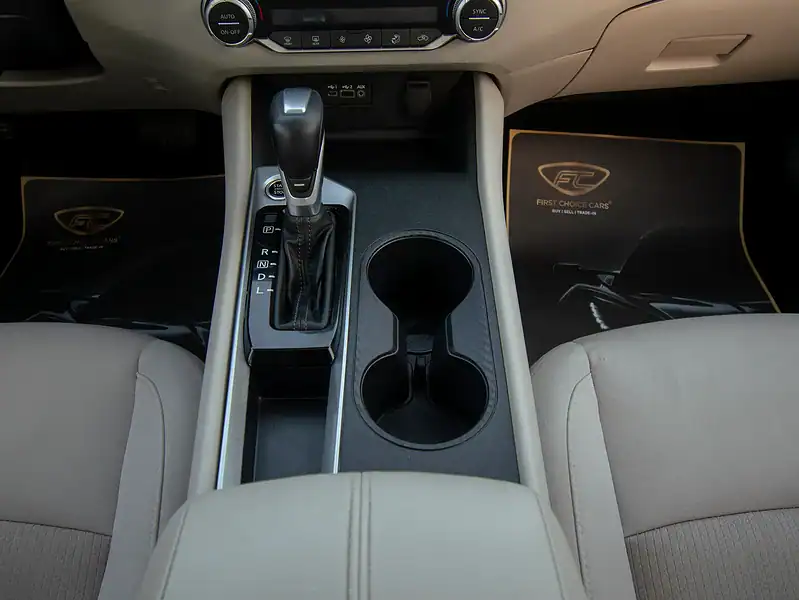 2022 Nissan Altima SV 4 Cylinders Engine Red Beige GCC Specs