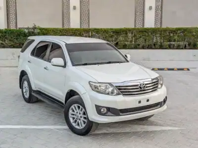 2013 Toyota Fortuner EXR 4 Cylinder Engine White Beige SUV GCC Specs