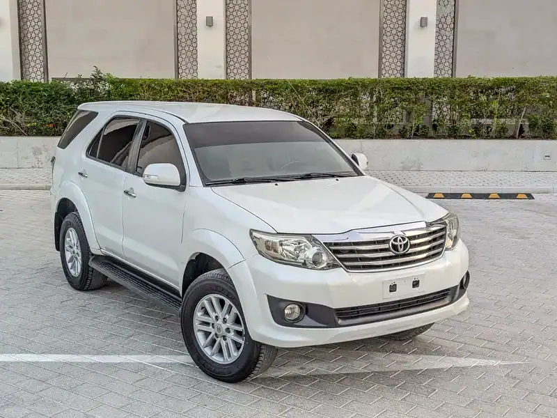 2013 Toyota Fortuner EXR 4 Cylinder Engine White Beige SUV GCC Specs