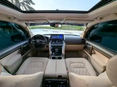 2015 Toyota Land Cruiser GXR TOP 6 Cylinders Engine White Beige SUV GCC Specs
