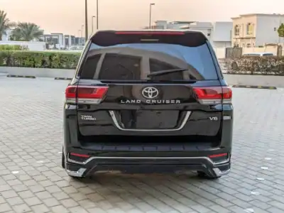 2013 Toyota Land Cruiser GXR 6 Cylinders Engine Black Red SUV GCC Specs