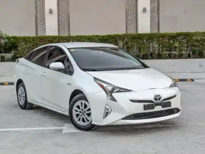 2017 Toyota Prius Iconic Hybrid 4 Cylinder Engine White Grey Sedan GCC