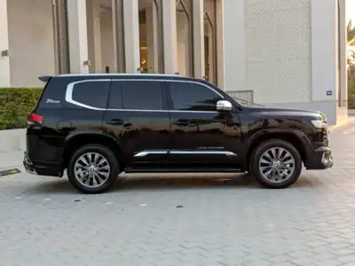 2013 Toyota Land Cruiser GXR 6 Cylinders Engine Black Red SUV GCC Specs