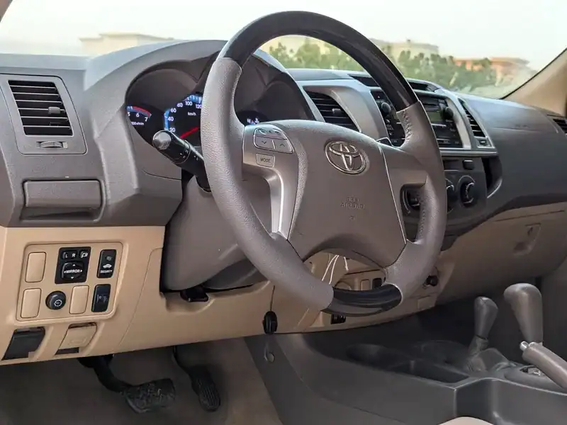 2013 Toyota Fortuner EXR 4 Cylinder Engine White Beige SUV GCC Specs