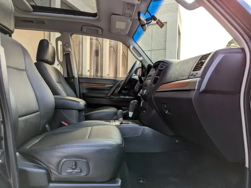 2008 Mitsubishi Pajero GLS 6 Cylinders Engine Black SUV GCC Specs