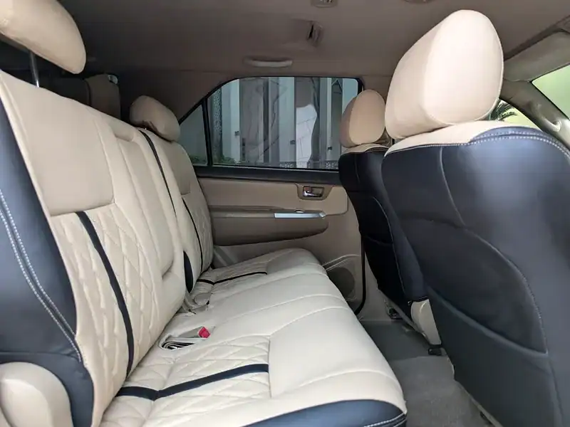 2013 Toyota Fortuner EXR 4 Cylinder Engine White Beige SUV GCC Specs