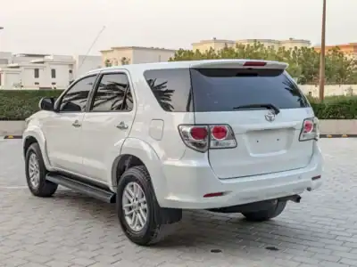 2013 Toyota Fortuner EXR 4 Cylinder Engine White Beige SUV GCC Specs