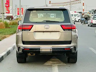 2022 Toyota Land Cruiser GXR 4.0L 6 Cylinder Engine Brwon Beige SUV GCC Specs