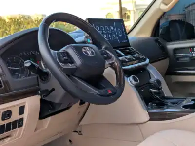 2015 Toyota Land Cruiser GXR TOP 6 Cylinders Engine White Beige SUV GCC Specs