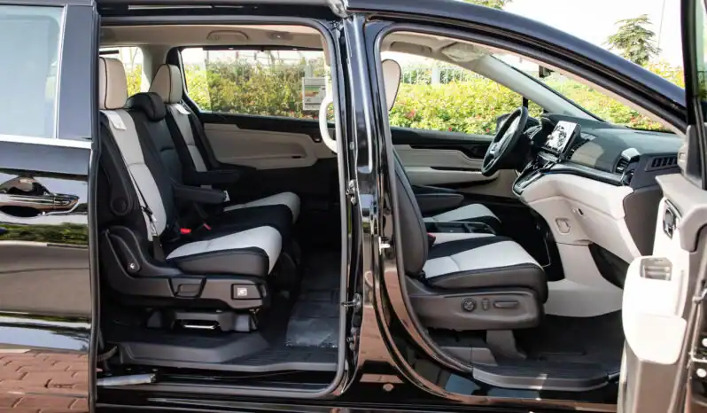 2025 Honda Odyssey TOURING 3.5L 6 Cylinder GCC Spec Black Beige