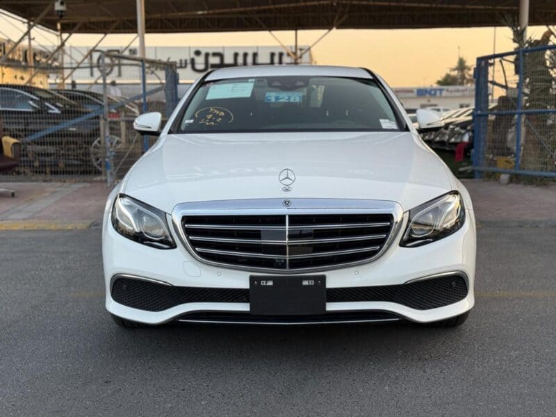 2017 Mercedes-Benz E400 3.0 litre 6 Cylinder Engine White Black Sedan
