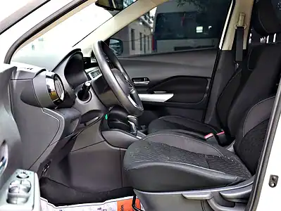 2022 Nissan Kicks SV 4 Cylinder Engine White Black SUV GCC Specs