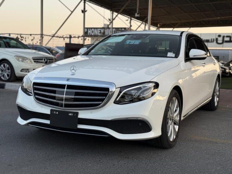 2017 Mercedes-Benz E400 3.0 litre 6 Cylinder Engine White Black Sedan
